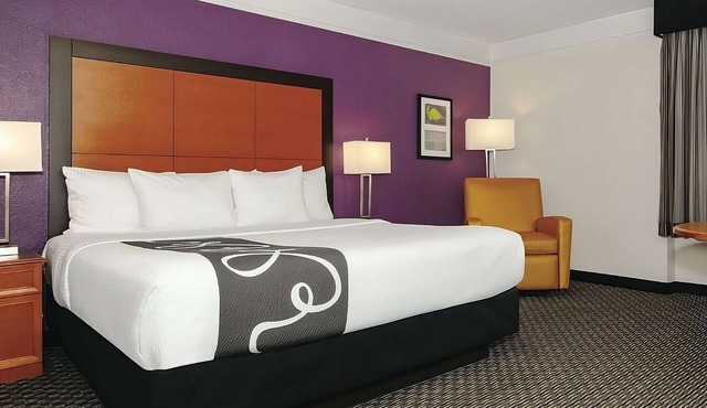 Your Home Away From Home! Amazing unit | Outdoor Pool | Near Toyota Arena!