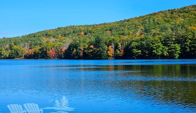 Your Lakeside Paradise: A/C, Private Dock, Kayaks & Rowboat on Dexter Pond!