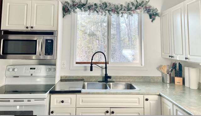 Your Next Gorgeous, Cozy, Winter Cottage Rental