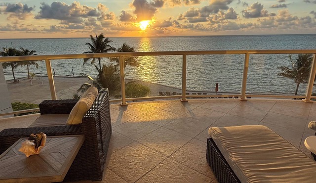 Your Oceanfront Paradise Awaits at Belize's #1 Rated Resort And Top Rental 3/3