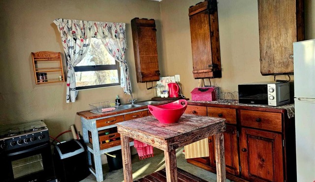 Your Perfect Getaway, Charming 2-Bedroom Self-Catering Stay.