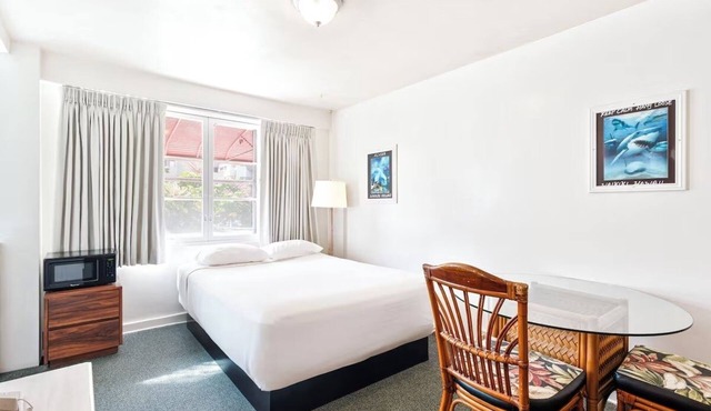 Your Relaxing Getaway Awaits | Outdoor Pool | Minutes From Diamond Head
