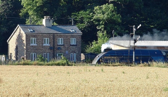 Your unique front-row view of North Yorkshire Moors steam trains. Coast 20 Mins