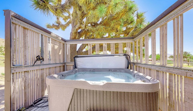 Yucca Valley Oasis w/Hot Tub, Near Joshua Tree!