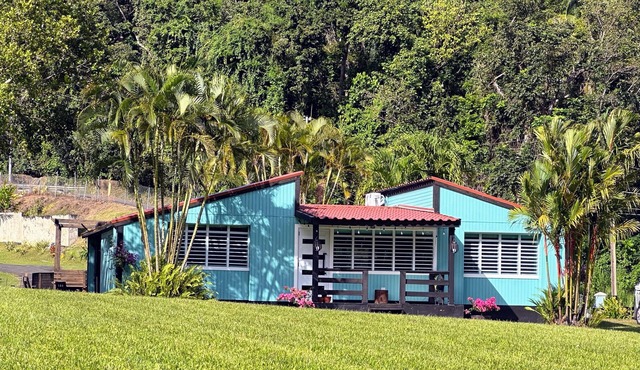 Yunque Valley! 3-bedroom chalet in La Capital del sol, Luquillo! with AC, WiFi!