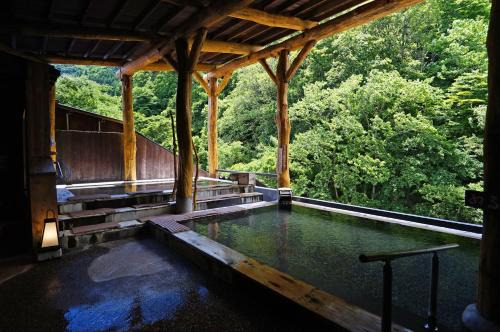 Yuze Hotel