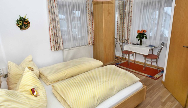 z not for use Double room with shower and WC 4 - Gästehaus Sonnenheim