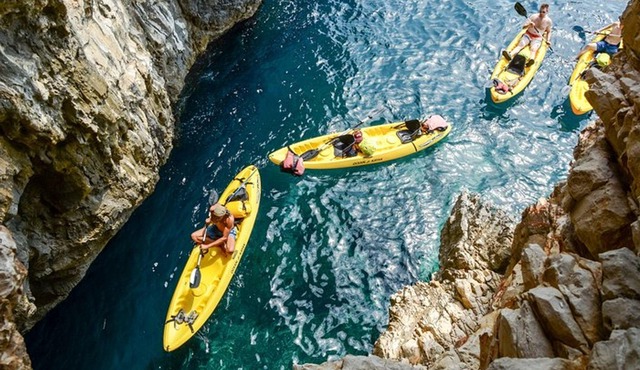 Zadar Small-Group Full-Day Dugi Otok Kayak Tour