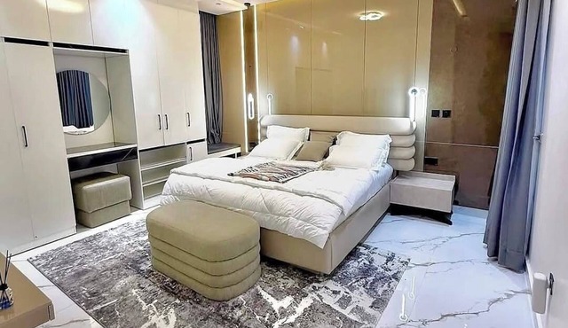 Zaginas Suites