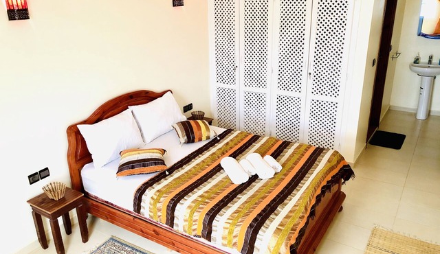 Zakar Apartments