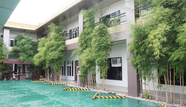 Zanrock MicroHotel