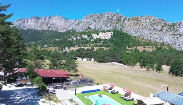 ZEcamping 2* piscine chauffée locatif TV clim 32m2 8 pers