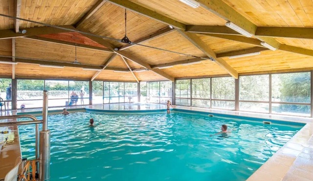 ZEcamping 4* piscine couverte locatif TV 24m2