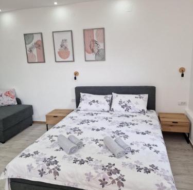 Zed Apartments