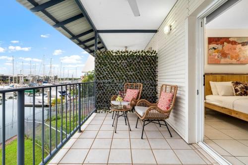Zen Dockside Point - Marina view - Patio - Parking