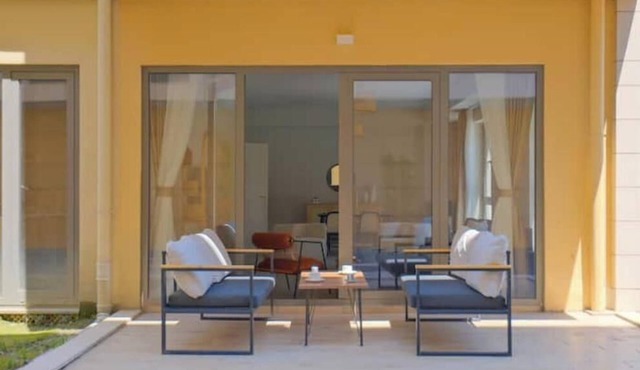 Zenith - Bright Modern 2BR/1BA Flat in the City