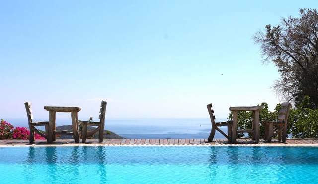 Zephyros Hotel