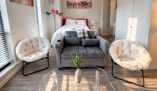 Zesty Orange Abode (438)