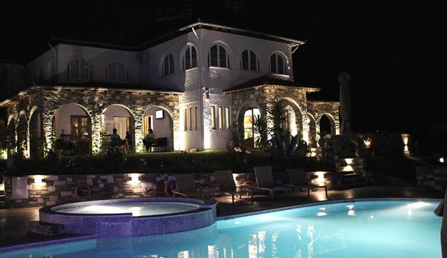 Zeus Hotel