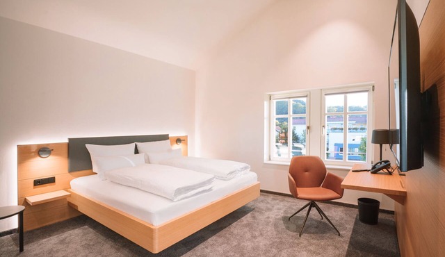 Zimmer 4, Dreibettzimmer mit Dusche und WC