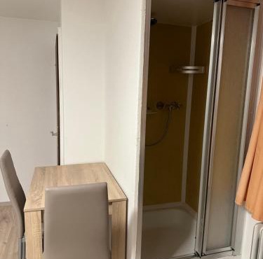 Zimmer mit eigenem Bad & WC beim Stausee
