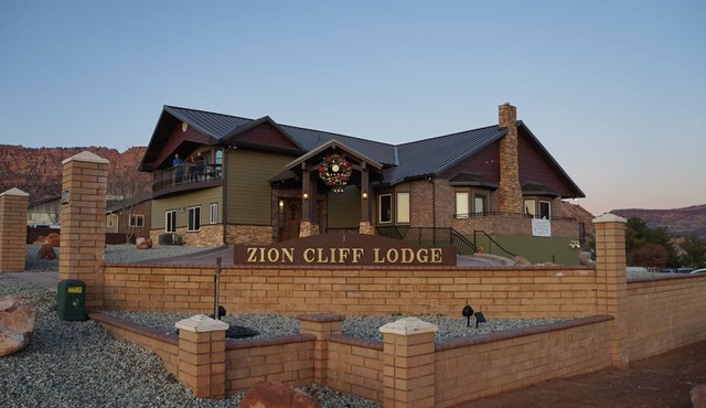 Zion Cliff Lodge