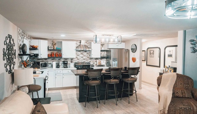 Zion Retreat 3BR Near Downtown & Black Wall Street