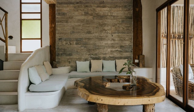 Zorba Villa 4, Exclusive 3BR Villa on the beach! Sleeps 8.