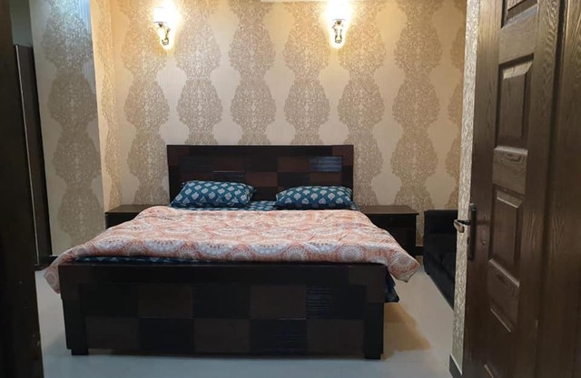 1 Bed furnished apartment with TV Lounge
