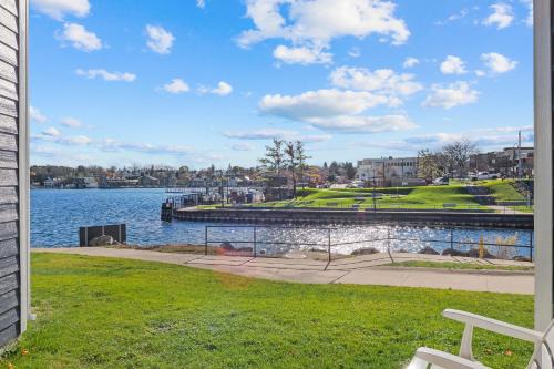 117C Edgewater Inn