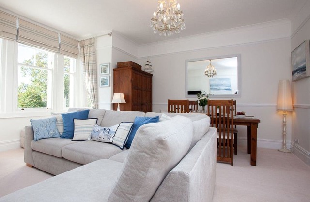 2 bedroom accommodation in Babbacombe, Torquay