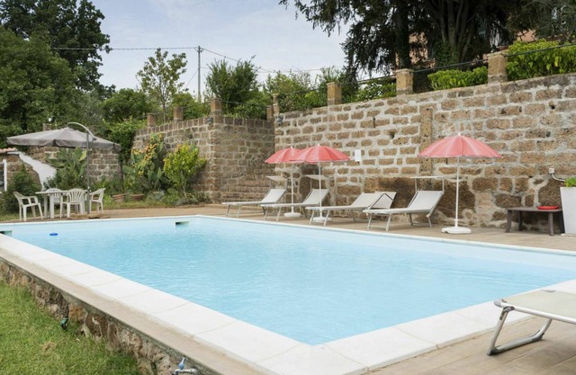 200 m² Accommodation ∙ 8 bedrooms ∙ 17 guests