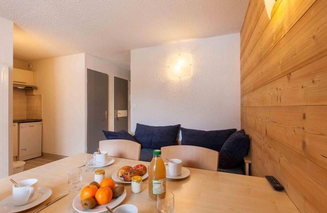 200m from resort center, 1st floor, balcony, tv, ski locker, 31m², Serre Chevalier