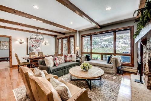 Bear Paw Lodge 
