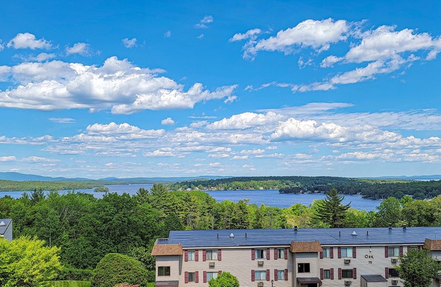 2BR Condo Lake Winnipesaukee Retreat