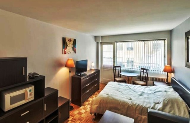 #357 Bright Open Concept Studio in Plateau Mont-Royal