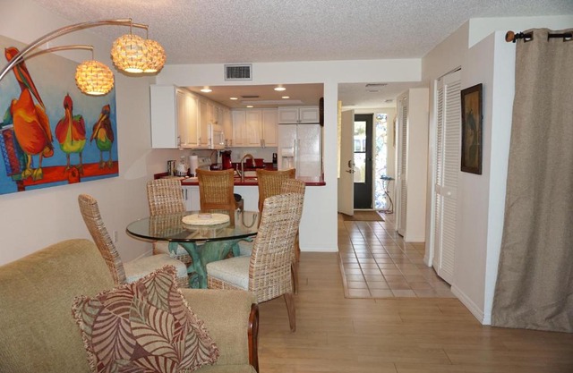 AAA Accomodation in The Meadows - Sarasota