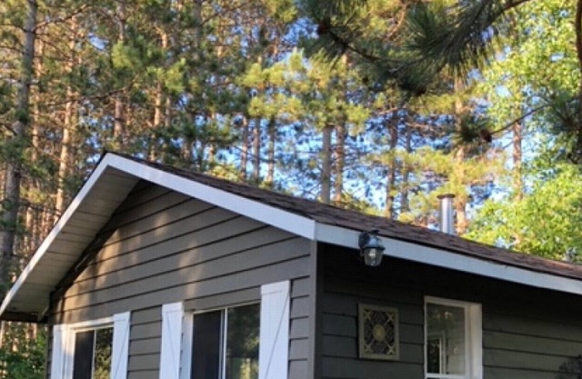 Algonquin Park Area Waterview Cottage - Madawaska, Ontario, Canada.