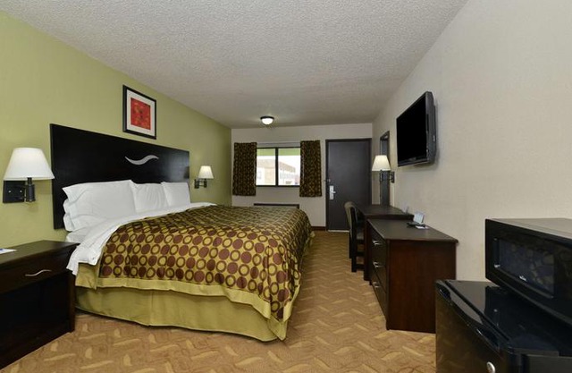 Americas Best Value Inn Kansas City East - Independence