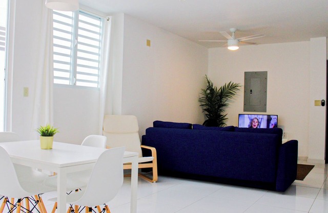 Apartamento completo a minutos de la playa en Arecibo 2104