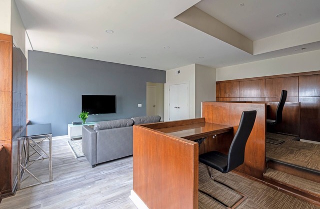 Barsala | Premier 1BD near Jackson Train Station