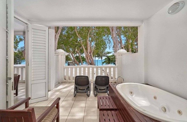 Beach Club 3 Bedroom Oceanview Apartment Palm Cove