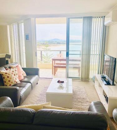 Beachpoint 403 On The Beach