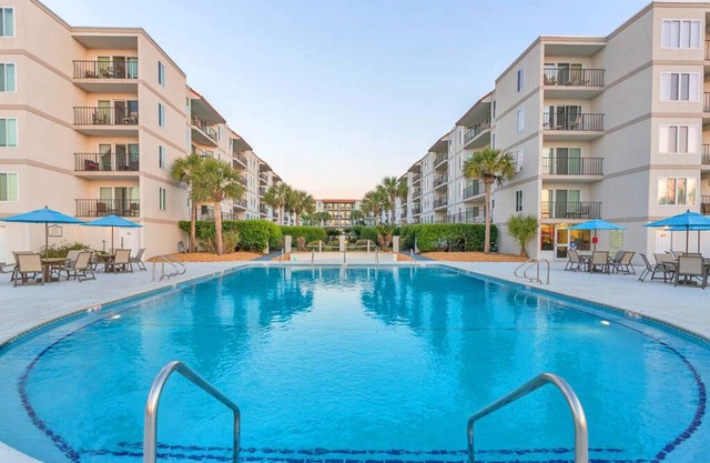 Beautiful Ocean Views, Beach Club 337! Steps to beach!