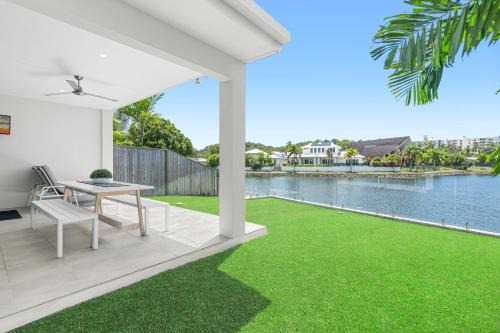 Blue Lagoon Villa B 
