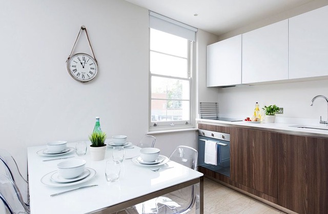 Bright and Modern 1BR flat in West London
