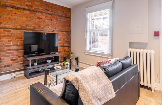 Bright & Upscale 1BR Apt with Netflix - Prime Location!