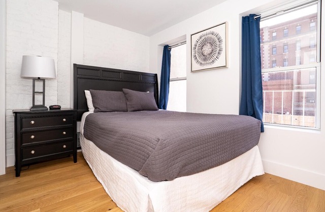 Brooklyn Heights 30 Day Rentals Three Bedroom