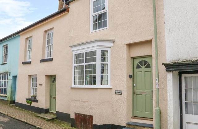 Cedarwood Cottage 