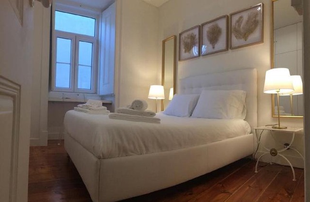 Central Lisbon Classic Apartment